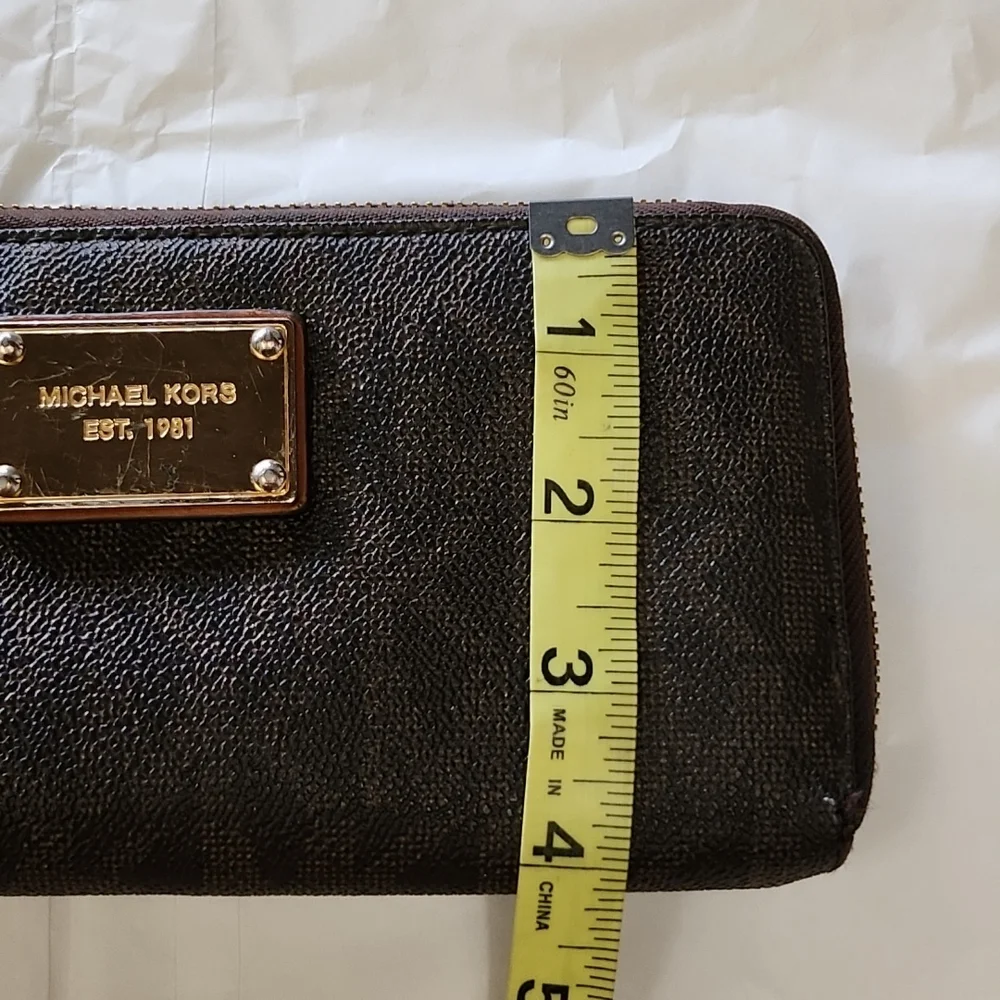 MICHAEL KORS EST.1981 WRISTLET WALLET